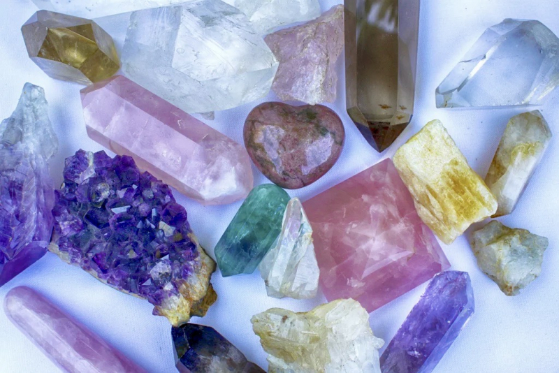 comprehensive-guide-to-crystals Crystal Rock Party Open House-Workshops - Inspirit Studios